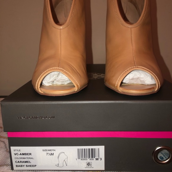 Vince Camuto open toe, top slit, back gold zip; very nice, sexy and classy; - Picture 6 of 12